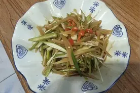 老苏分享祖传“拌咸菜丝”，看一眼就会，比大鱼大肉都解馋视频封面