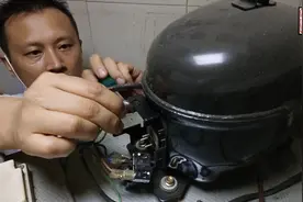 冰柜维修：冰柜不制冷了，最容易坏的零件是压缩机吗？视频封面