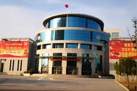 龙山带大家看枞阳影视中心剧场，面积6千平方米，座位近千个！视频封面