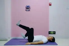 每天坚持几分钟空中登自行车，减掉腹部赘肉，瘦腿，去湿气视频封面