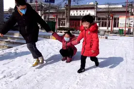 假期太无聊？看农村小孩怎么玩，这才是孩子最纯真的天性！