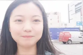 深漂打工的辛酸，可口身体不舒服也坚持上班，因为不想被扣工资视频封面