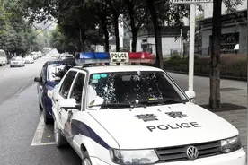 我国警车全面“换新装”！新款警车凸显大国风范，大众成为过去式视频封面