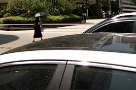 郑州市金水东路自贸大厦综合大厅，第一次来办业务，效率真高