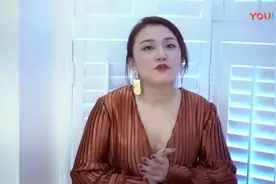 小姐姐的短裙搭配长腿靴搭配很迷人，时尚个性漂亮有气质视频封面