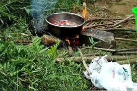 景颇哥哥们的野味，马道鱼，手抓饭视频封面
