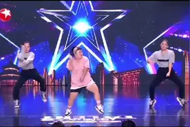 中国达人秀，胖妞跳蔡依林舞蹈神了，到后面还喜欢心中男神沈腾视频封面
