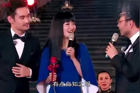 刘信达发文称谢娜毁了跨年晚会：必须引咎辞职，回家相夫教女！视频封面