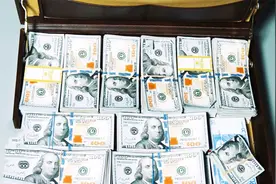 一千万现金到底有多重？人能拎起来吗？网友：多少我也拎得动！视频封面