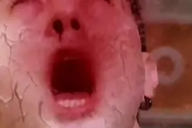 男子在电梯流鼻血后喷血暴毙，远古时期病毒太恐怖！（上）视频封面