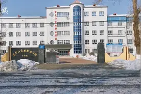 牡丹江西圣林街黑龙江商业职业学院街景