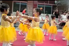 优秀儿童教师节舞蹈《爱我你就抱抱我》，简单易学哦！