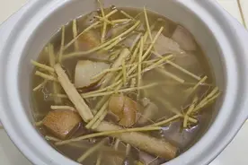 白茅根煲汤有何作用？搭配这几样来煲汤,清热凉血，值得收藏视频封面