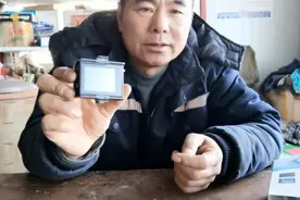 为了拍自媒体方便，在拼多多上买了小相机，手笨的我还不会用视频封面