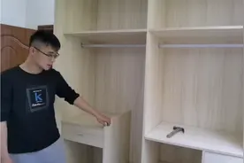 安装衣柜干货：板件连接用三合一省时省力，抽屉安装有技巧更简单