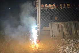 小烟花，效果一般般，这个适合小孩子玩