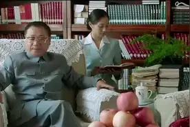 范伟也太搞笑了！外宾会见领导两手空空，领导脸色瞬间就变了！视频封面