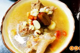 家常营养靓汤少不了薏米炖鸭汤，夏天喝清补去湿，老人小孩都爱喝