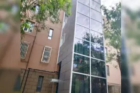 天通苑小区安装电梯工程开始动工  网友:这里一楼住户没要补偿吧视频封面