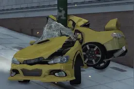 车祸模拟：小车开太快失控撞到电线杆，车辆断两截！视频封面