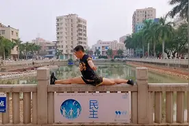 小伙做自媒体6个月，第一次发现粉丝打赏我500块，不知如何感谢他视频封面