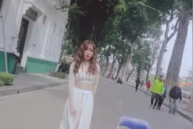 乐桐《格桑花儿开》，DJ何鹏版MV，节奏欢快，好听