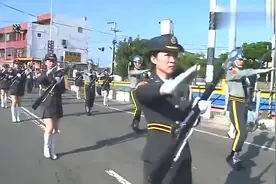 阅兵视频宜兰国光仪仗队表演，脸被晒得红扑扑的！