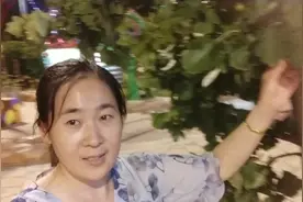 吃货一家子来榆林市游乐园玩 满园山楂树硕果累累馋的宝妈流口水视频封面