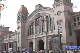 暑运过半  三大火车站发送旅客超800万人次视频封面