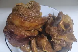 煮牛肉的方法，有详细的制作过程，方法简单好学。视频封面