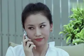 女子跟闺蜜喝下午茶，完事打电话叫老公来接，不料打不通，太巧了视频封面