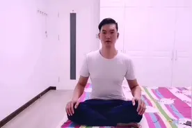 一招改变失眠睡不着，每天打坐十分经络气血全疏通视频封面