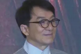 成龙本名叫陈港生，父亲陈志平，为何儿子取名房祖名？视频封面