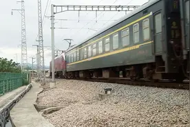 京九铁路又大面积晚点，南昌-赣州K8723次列车到达终点站赣州站视频封面