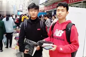 处处是商机！大学生组团代取双11包裹，每单1元开张就接60单！视频封面
