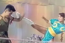 女子化身春丽用绝招无敌旋风腿KO对手！视频封面