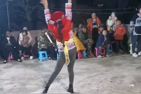在农村哥哥结婚，妹妹秀支舞，哥妹情深！视频封面