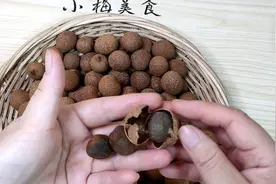 怎样晒龙眼干，是直接晒还是煮熟了再晒，看完了这个视频你就会了视频封面