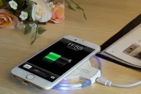 手机充电一次充到100%电量好还是坏，答案现在揭秘视频封面