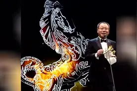 范伟获第一次金马奖影帝，宣布结果那一刻台下的掌声说明了一切视频封面