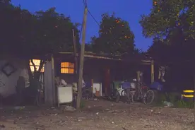 住宿条件简陋，起得比鸡还早，中国建筑工人在以色列视频封面