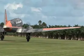 二战经典老飞机，一架还能飞的C-47运输机视频封面