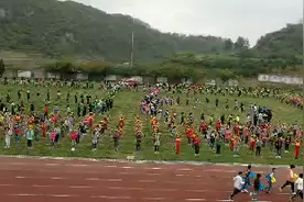 这是一年级到九年级的一次大课间视频封面