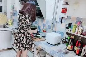 80后本科小伙娶了个漂亮文盲媳妇，不认字但会做饭持家，很知足！视频封面