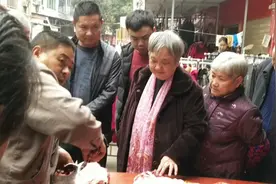 街上有人卖野猪肉，这个价格大家争着买，多少钱1斤？