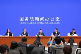 银保监会：坚持监管姓监，敢于担责敢于碰硬，坚决整治市场乱象视频封面