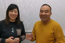 夫妻店开业第92天，俩人为男士哥哥设计貔貅手串，很时尚很漂亮视频封面