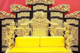 古代皇帝的龙椅是什么材质？相比黄金却用木头制作，黄金：我不配视频封面
