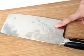 新菜刀千万别立马使用，这样开锋菜刀才锋利无比，还一点不生锈视频封面