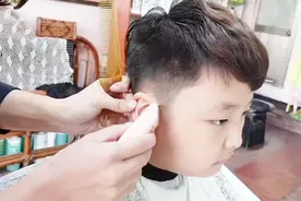 5到10岁小男孩，发型这样剪，时尚不夸张，帅到妈妈都满意